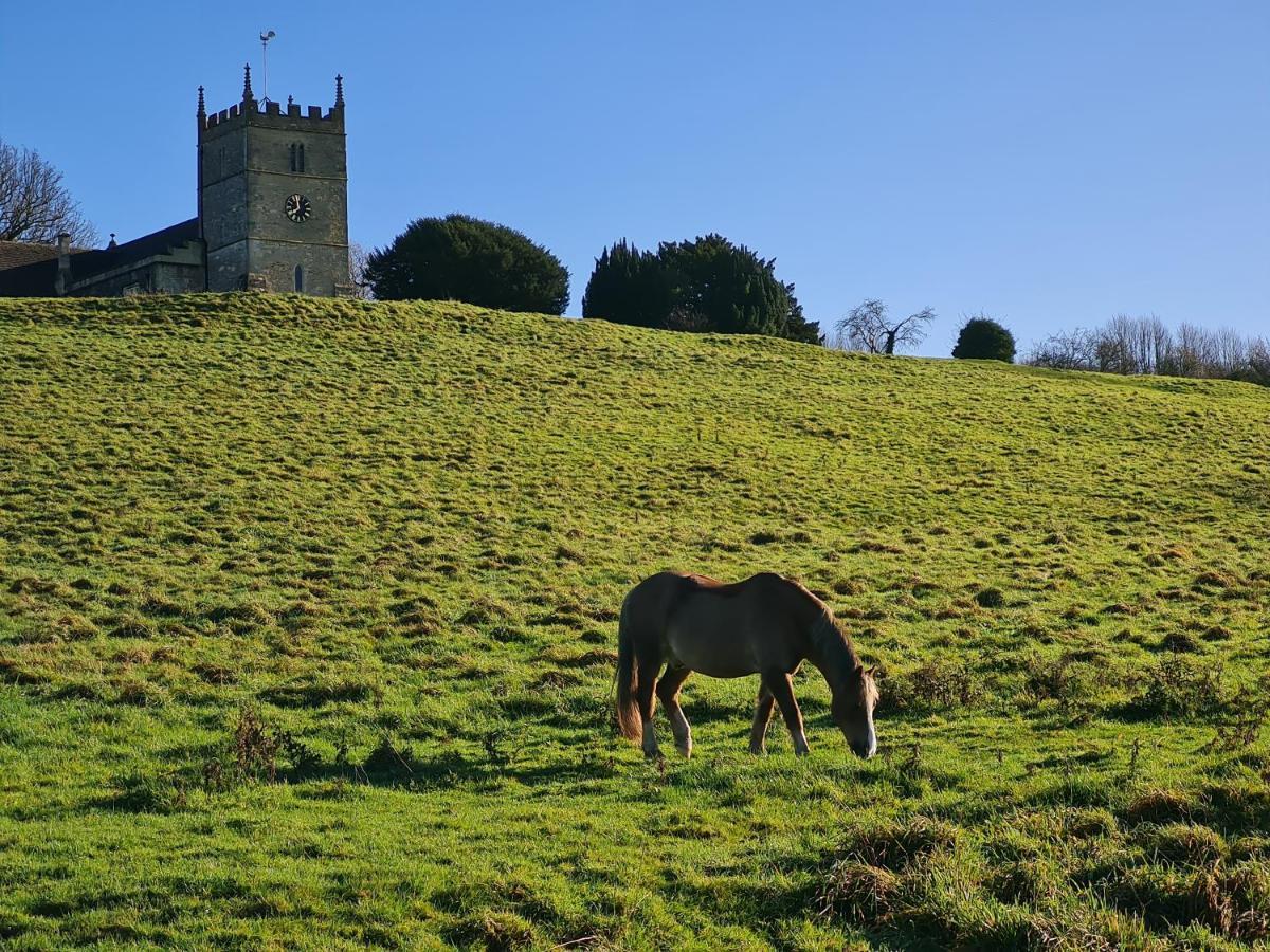 The Dog Inn Old Sodbury 外观 照片